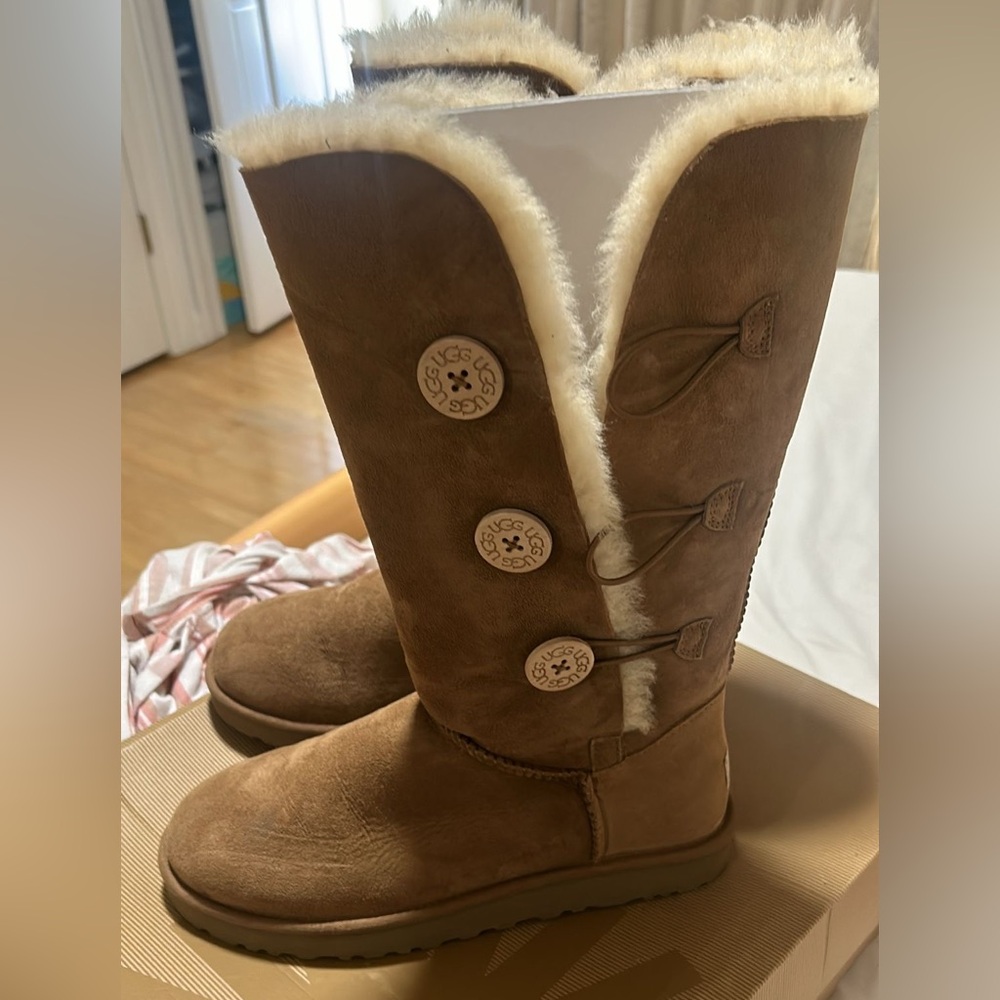 Brand new tan UGG boots SIZE 10